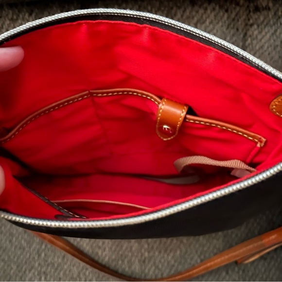 Dooney & Bourke Black and Tan Crossbody Bag❤️🔥 - Picture 7 of 9